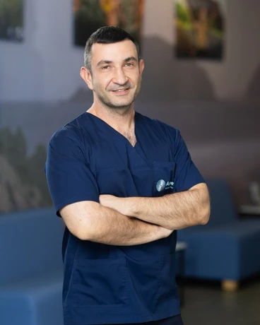 Dr. Vlad Manolescu